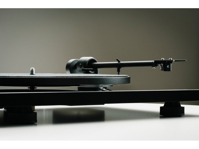 Pro-Ject E1.2 Turntable with Pick It MM E Cartridge - Image 4