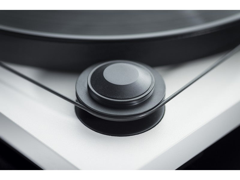 Pro-Ject Primary E Turntable White with OM Cartridge - Image 3