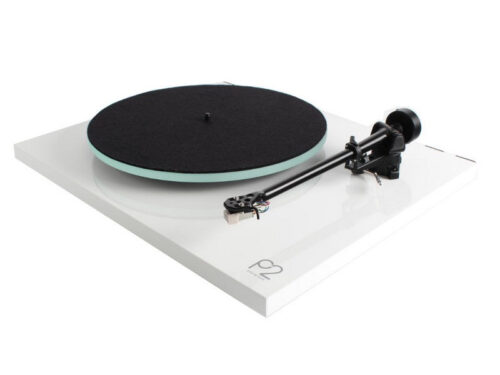 Rega Planar 2 Turntable WHITE with Carbon Cartridge