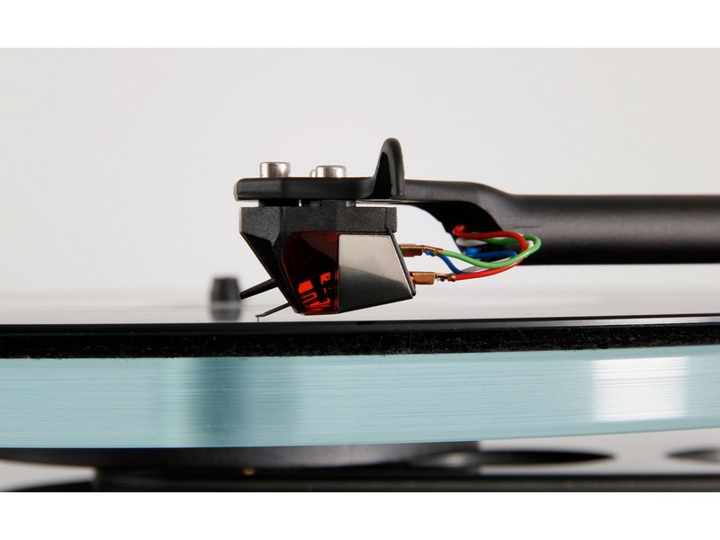 Rega Planar 2 Turntable BLACK with Nd3 MM Cartridge - Image 2