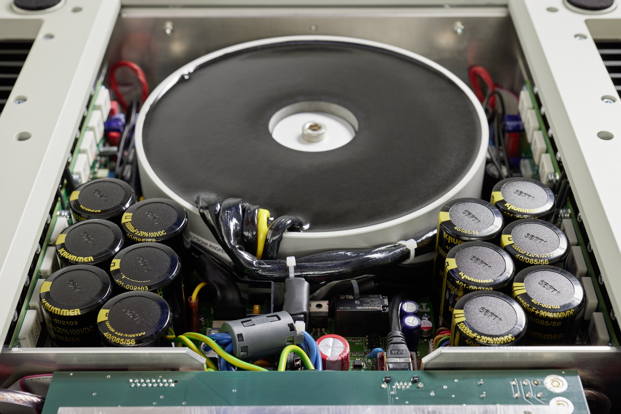 T+A A 3100 HV Reference Stereo Power Amplifier - Image 8